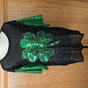 Shamrock sequin top L